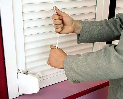 Стрічковий тип управління ролетами